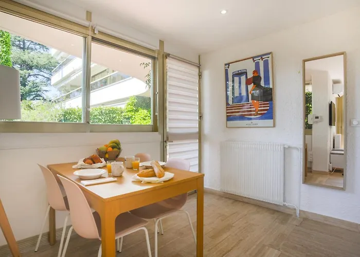 A/c La Californie With Patio By Olidesi 아파트 *